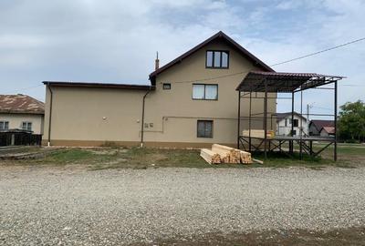 Duplex cu 5 camere cu Canalizare în Hălăucești - 4