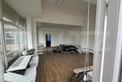 Spațiu comercial, de 60 mp, în Central - 1