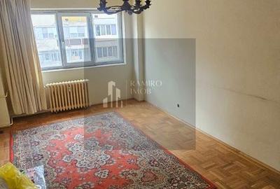 Apartament cu 3 camere decomandat în Vitan