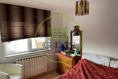 Casă individuală cu 6 camere cu Canalizare în Central - 12