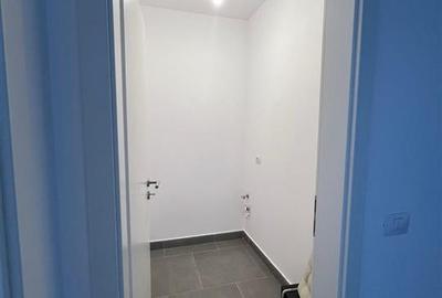 Apartament cu 2 camere decomandat, mobilat în Tractorul - 16
