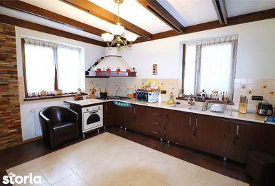Casă cu 8 camere cu Teren 1389 Mp în Valea Doftanei - 2