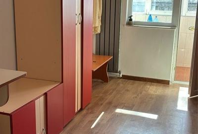 Apartament cu 3 camere semidecomandat în Central - 3