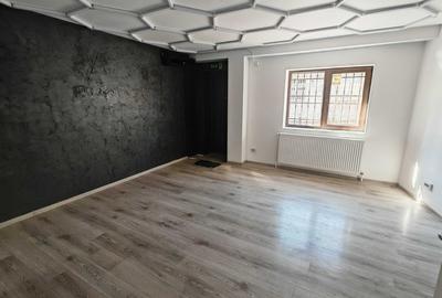 Casă cu 4 camere cu Teren 20 Mp în Central - 7