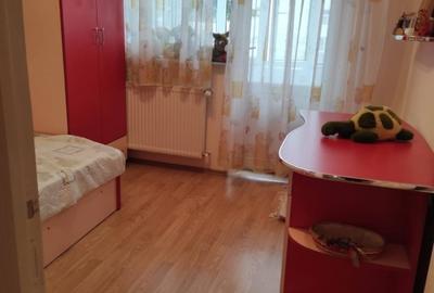 Apartament 4 camere, decomandat, etajul 2/4, Radauti - 4