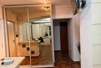 Apartament cu 3 camere decomandat în Central - 1