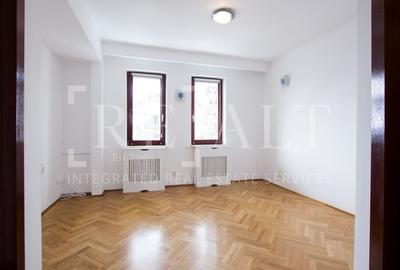 Casă cu 8 camere cu Canalizare în Floreasca - 21