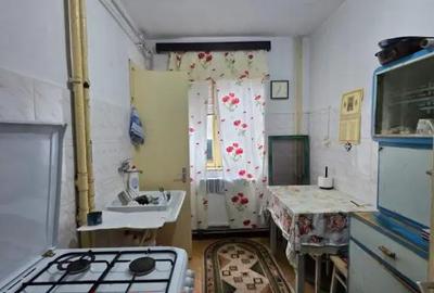 Apartament cu 3 camere semidecomandat în Central - 2