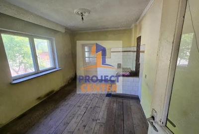 Casă cu 4 camere cu Teren 1416 Mp în Leordeni - 3