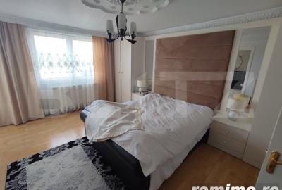 Casă cu 6 camere cu Teren 2000 Mp în Rădăuți - 2