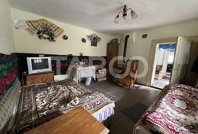 Casa cu gradina 3 camere anexe gospodaresti 5702 mp teren in Gura Vaii - 7