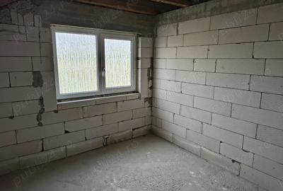 Vand casa la ro?u in zona lini?tita - 6