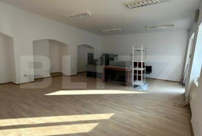 Apartament cu 3 camere decomandat în Ultracentral