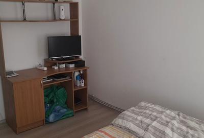 Apartament cu 2 camere semidecomandat în Micro 9 - 10