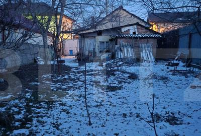 Casă cu 2 camere cu Teren 327 Mp în 1 Mai