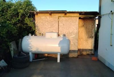 Casă cu 5 camere cu Teren 250 Mp în Păulești