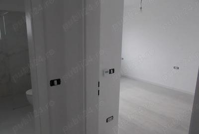 Casă cu 5 camere cu Teren 328 Mp în Favorit - 1