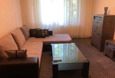 Apartament cu 3 camere decomandat, mobilat în Berceni