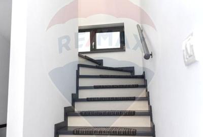 Casa / Vila de vanzare Sanpetru, judetul Brasov - 9