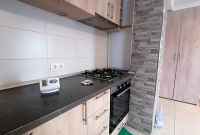 Apartament cu 2 camere decomandat, mobilat în Tractorul - 11
