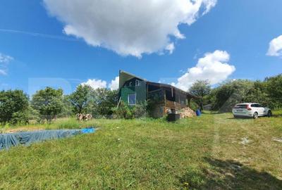 Casă cu 5 camere cu Teren 1500 Mp în Central