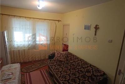 Garsonieră decomandată în Micro 14