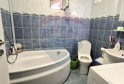 Casă cu 5 camere cu Teren 430 Mp în Central - 1