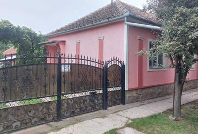 Casă cu 4 camere în Șimian - 2