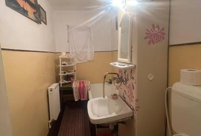 Apartament trei camere - Zona Școala nr. 10 - etajul 2 - 5