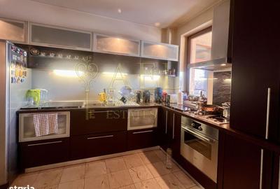 Apartament cu 4 camere în Băneasa