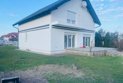 Casă cu 4 camere în Central - 3