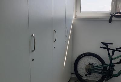 Apartament cu 3 camere decomandat, mobilat în Tractorul - 21