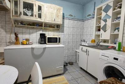 Casa Oradea, singur in curte, 3 camere, 2 bai, str Margaretei - 4