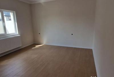 Casă cu 4 camere cu Teren 280 Mp în Lumina - 4