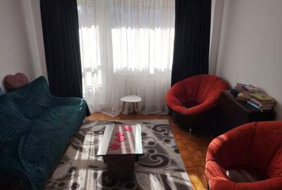 Apartament cu 3 camere semidecomandat în Gemenii - 3
