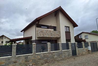 Casă cu Teren 420 Mp în Tărlungeni