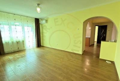 Apartament cu 3 camere semidecomandat în Carei - 3
