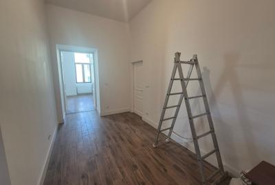 Apartament cu 3 camere semidecomandat în Central - 12