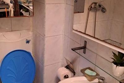 Garsonieră în Titan - 2