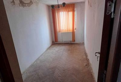 Apartament cu 2 camere decomandat în Plopilor - 4
