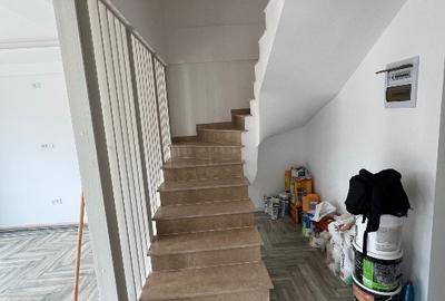 Casă individuală cu 4 camere cu Teren 250 Mp în Central - 3