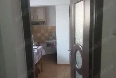 Apartament cu 2 camere decomandat în Războieni