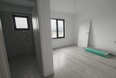 Casa individuala  -  3 camere  -  2 bai  -  378 mp teren - 7