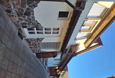 Casă cu Teren 4470 Mp în Vâlcele - 9