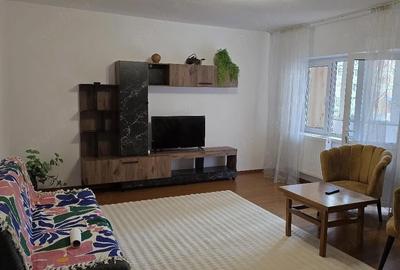 Apartament cu 3 camere decomandat în Micro 5 - 1