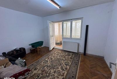 Apartament cu 4 camere decomandat în Micro 16 - 11