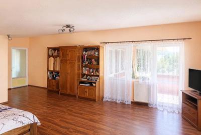 Casă cu 6 camere cu Teren 1100 Mp în Poiana - 9