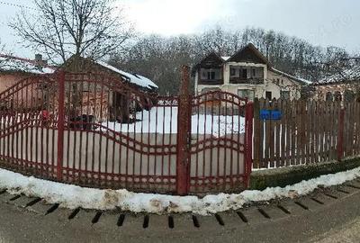 Casă cu 6 camere cu Teren 2080 Mp în Gura Foii - 4