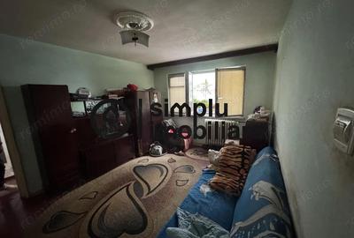 2 semidecomandate, parter, Craiovita - 67 500 Euro - 1