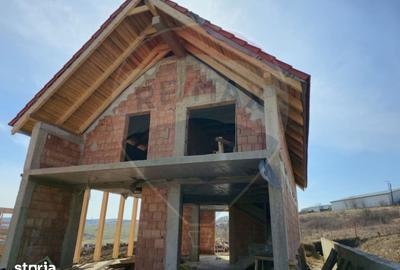 Casă cu 4 camere cu Teren 800 Mp în Jucu - 1